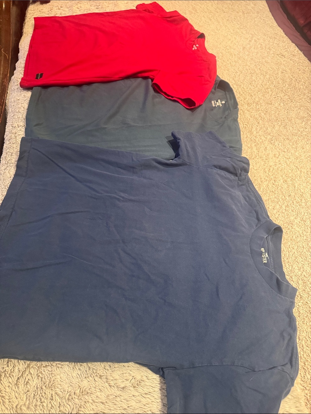 3 Hollister men’s size small Preworn Crewneck - t shirts